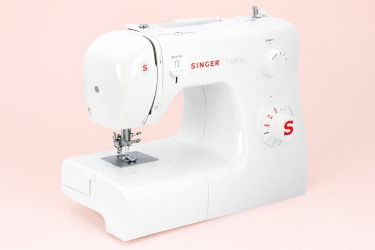 singer tradition 2250 initiale