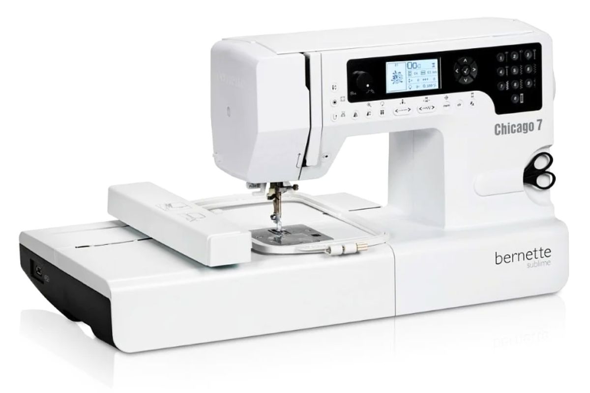 machine à coudre et à broder Bernina Bernette Chicago 7