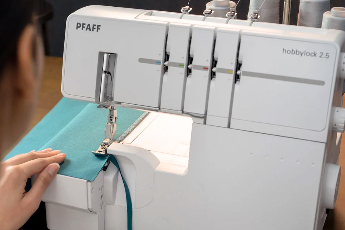 surjeteuse pfaff hobbylock 2 5